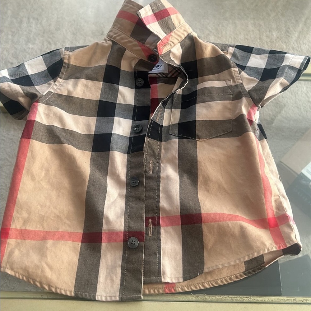 Burberry button down short sleeve shirt
